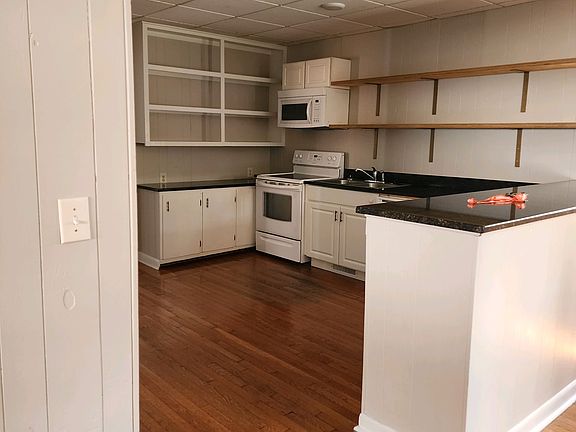 5th image of 206 E Watauga Ave #1