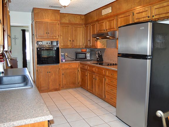 3rd image of 2707 Lindenwood Dr