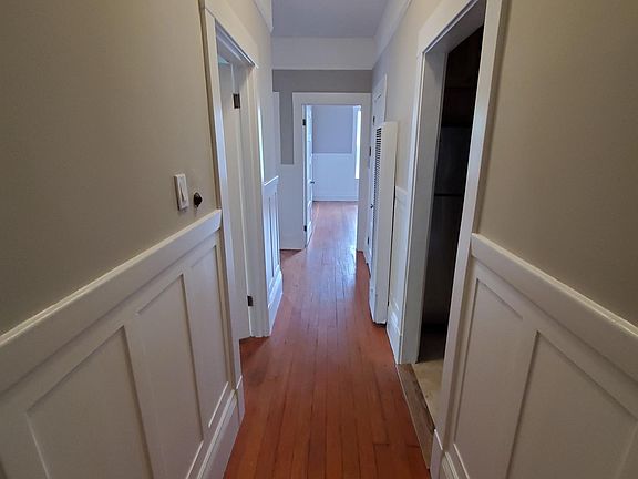 5th image of 3001 Pine St APT 7