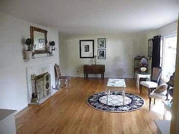 3rd image of 104 N Parkside Ave