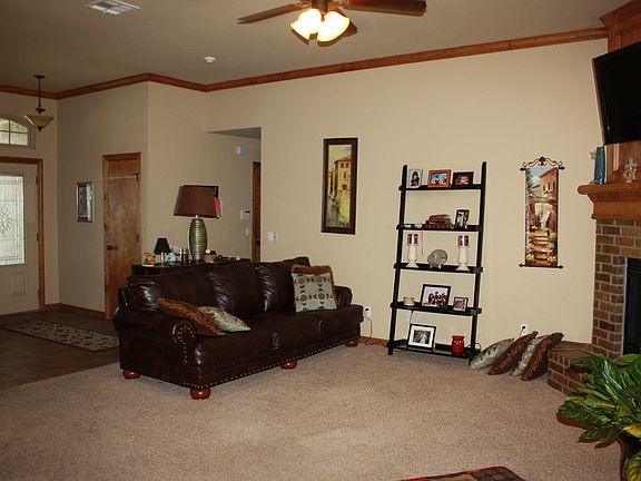 2nd image of 12209 Oak Grove Dr