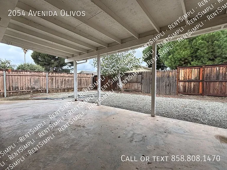 2054 Avenida Olivos — Photo 11