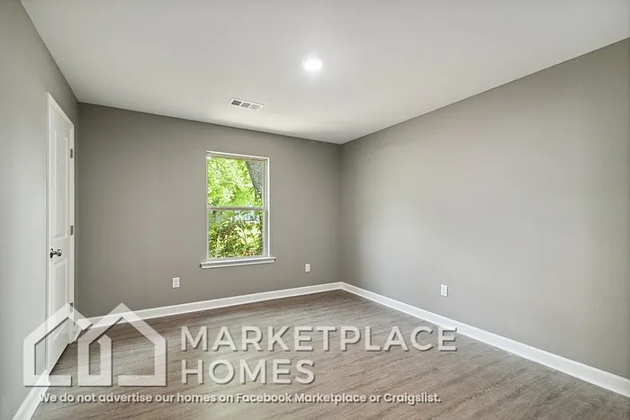 2102 Moss St — Photo 24