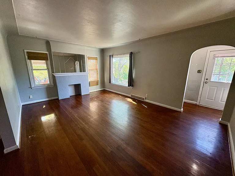 701 Alderson Ave — Photo 5