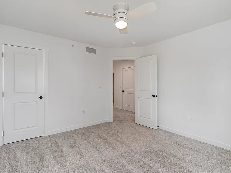 315 Pelham Ct — Photo 27
