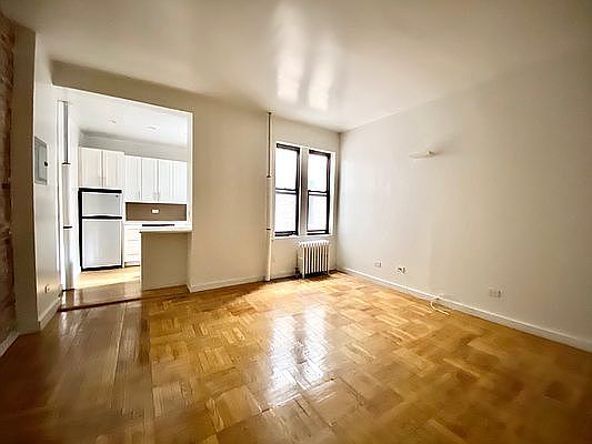4th image of 580 Saint Nicholas Ave APT 4k