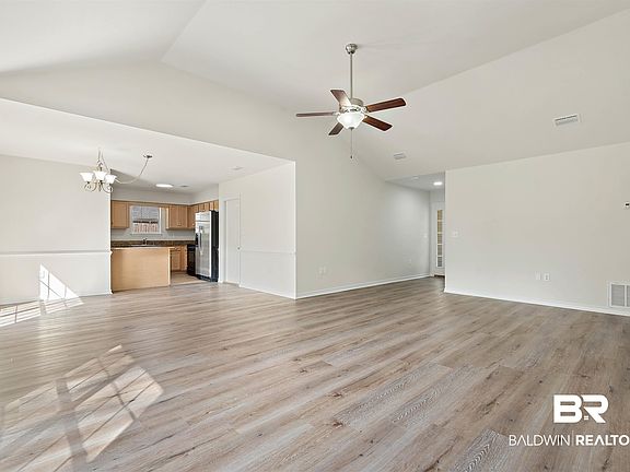 5th image of 194 Robbins Blvd