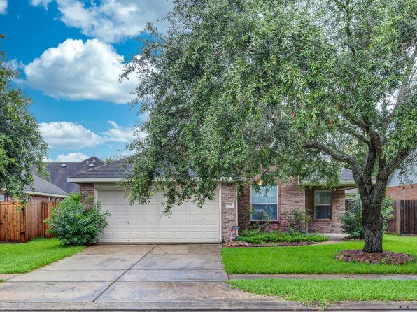 2703 Courtyard Ln