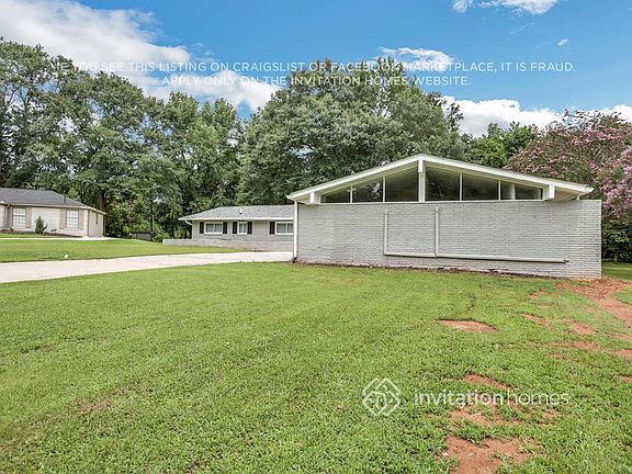 3rd image of 2557 Kings Park Cir
