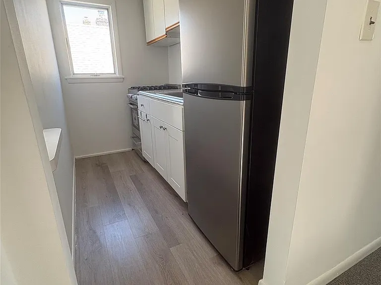 615 W Market St #UPPER — Photo 8