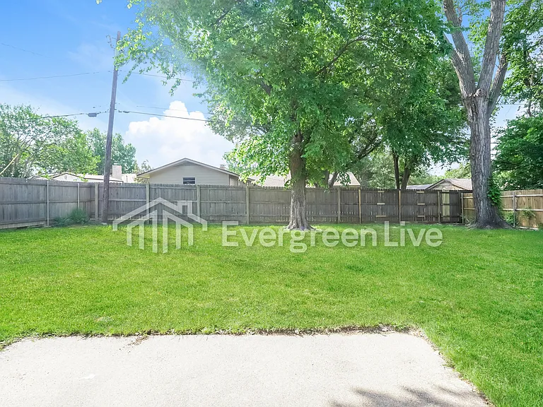 916 Gettysburg Pl — Photo 18