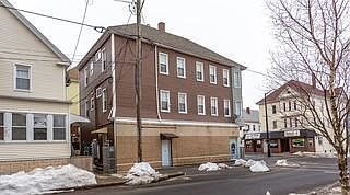 3rd image of 1401 Acushnet Ave