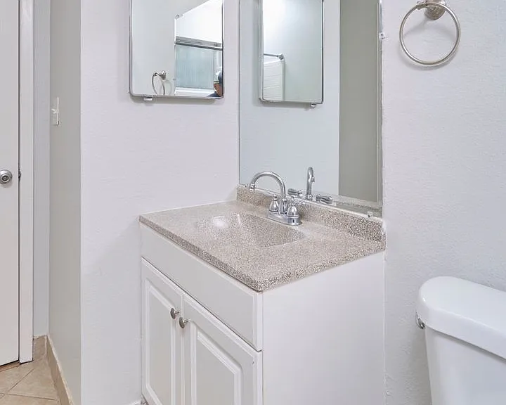 110-122 San Angelo Blvd #118 — Photo 28