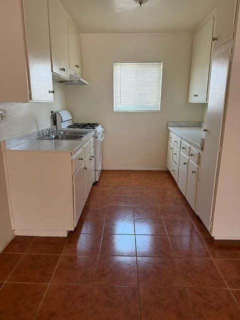 3 bed, 1400 sqft, $2,600 — Photo 4