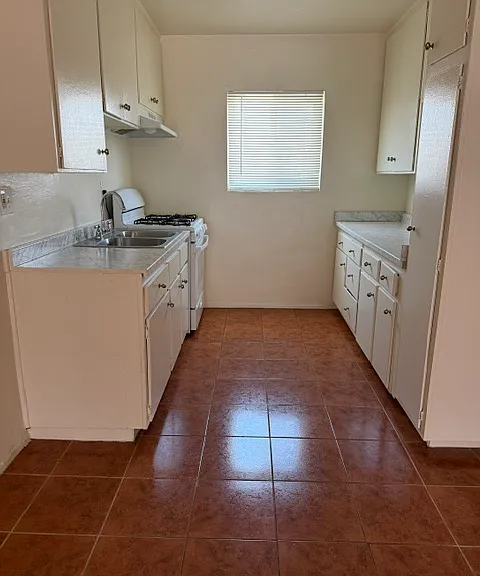 6660 Woodman Ave #306 — Photo 4