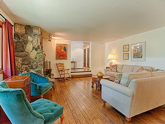 4th image of 9451 Manzanita Ave