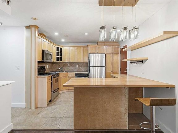 4th image of 717 SE 4a St NE #107
