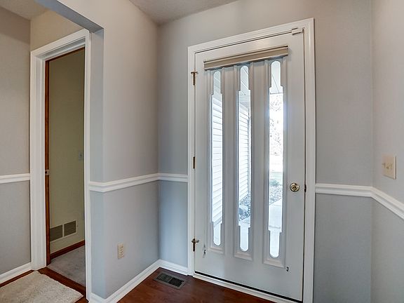3rd image of 8008 Welshire Blvd