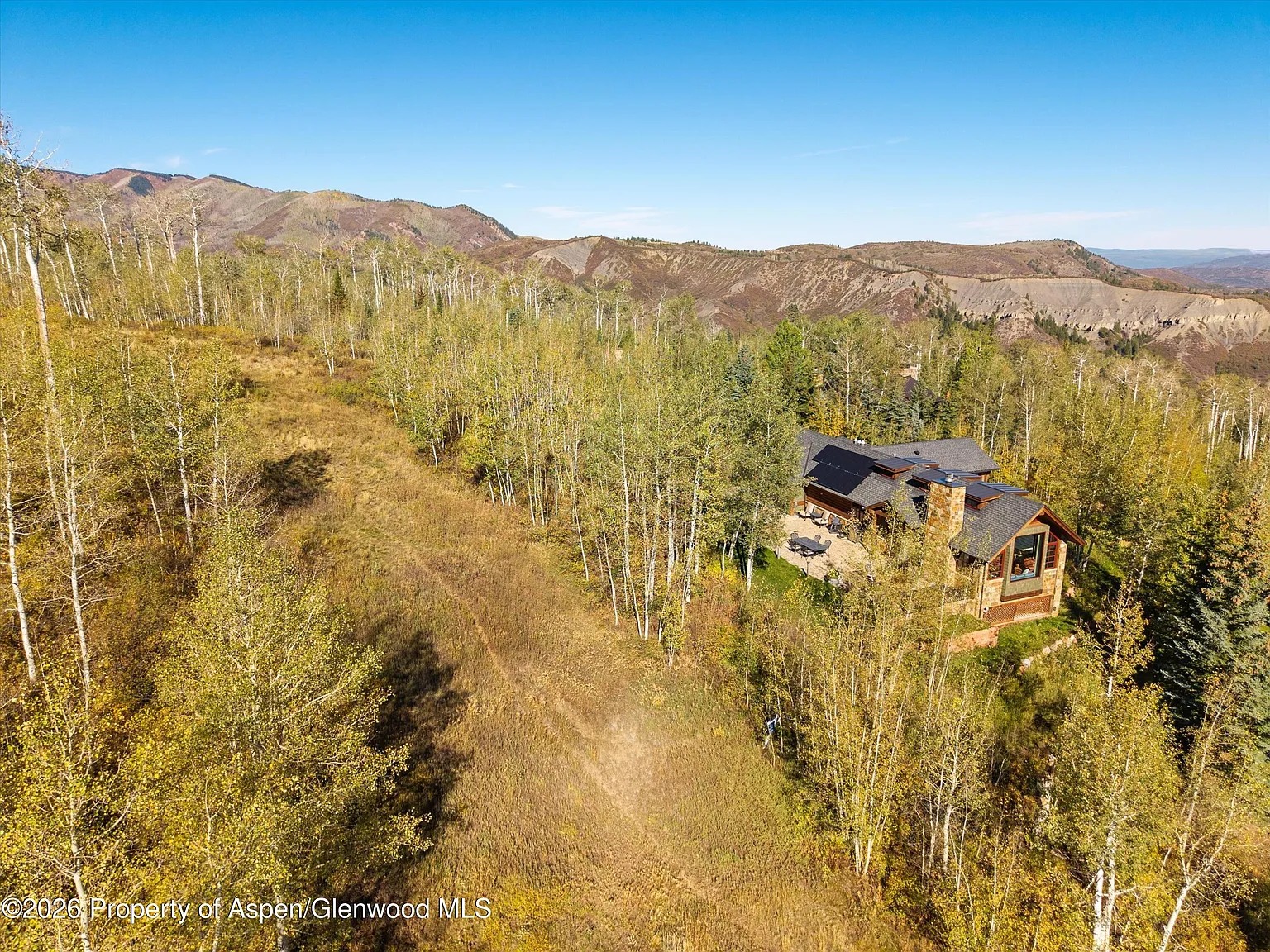 5 bed, 5.5 bath, 4421 sqft, $85,000 — Photo 2