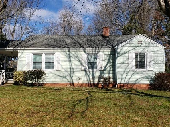 2332 Hiawatha Dr, Greensboro, NC 27408