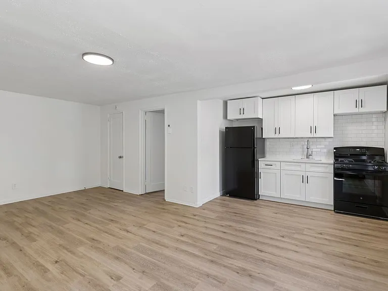Charming 1, 2, and 3-Bedroom Townhomes in a Quiet Pittsburgh Neighborhood — Photo 10
