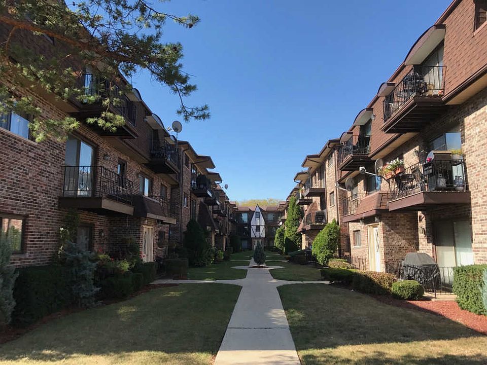 1st image of 7628 W Lawrence Ave Unit 3b