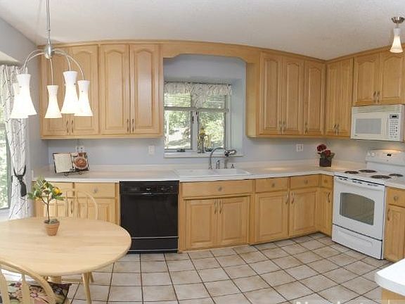 5th image of 1086 Anderson Ln