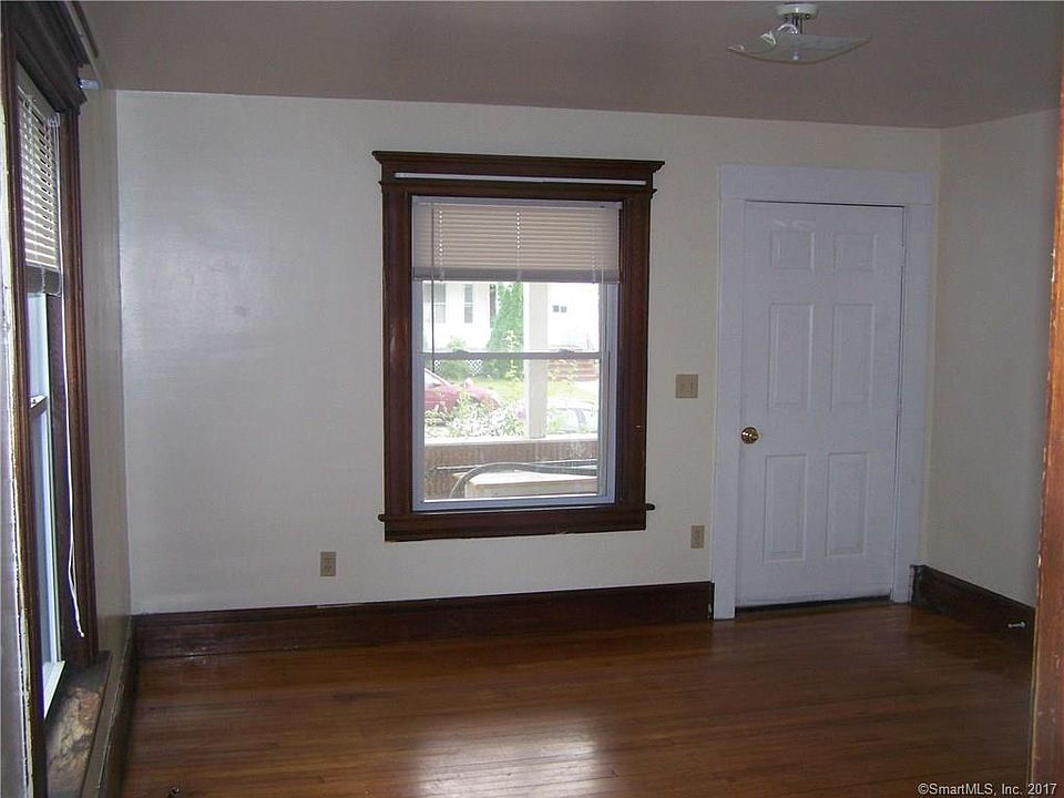 2nd image of 35 Franklin St