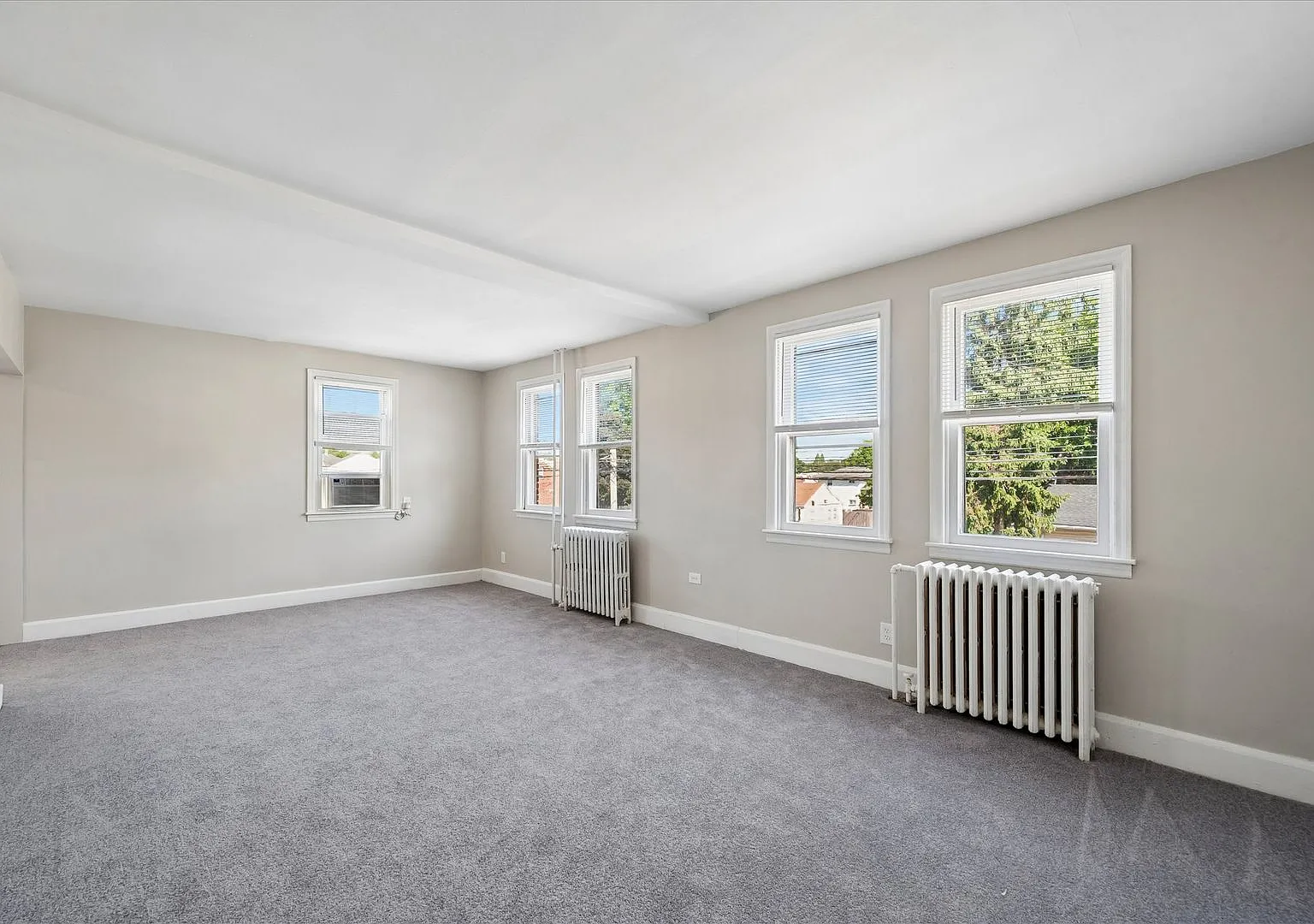 301 N Governor Printz — Photo 3