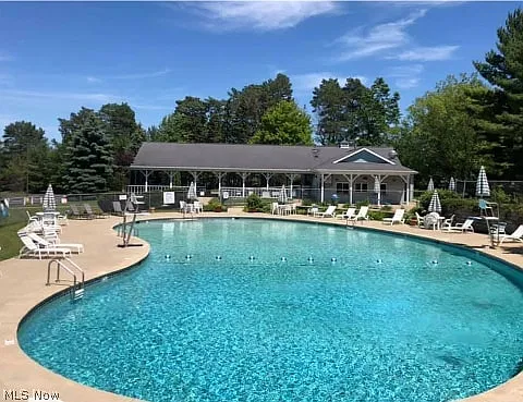 2 bed, 2.0 bath, 1192 sqft, $2,000 — Photo 2