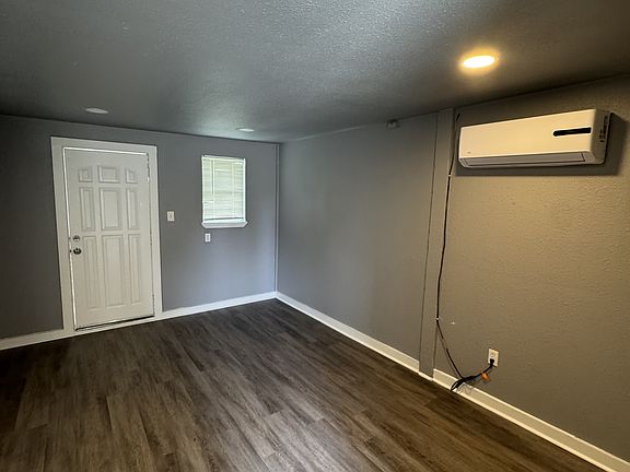 5th image of 115 Plainview Dr