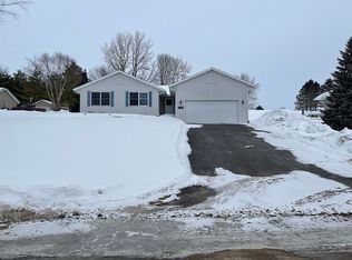3800 E Mockingbird Ln, Byron, IL 61010