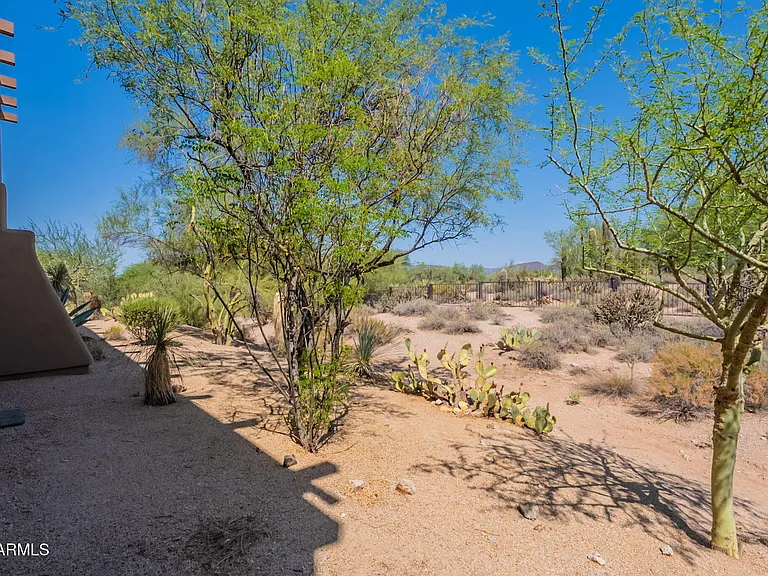 36601 N Mule Train Rd #B19 — Photo 41