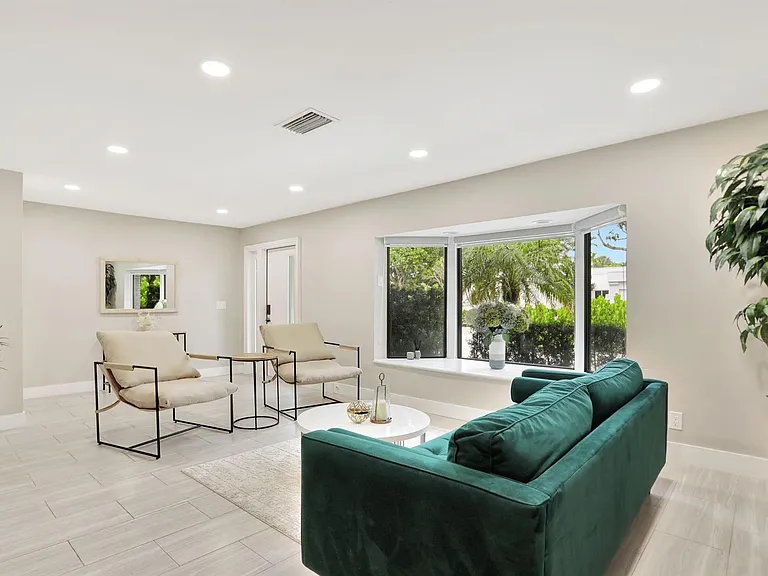 1035 NW 5th Ave — Photo 7