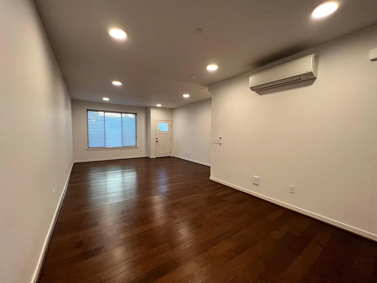 Living room and dining room - 1438 159th Pl NE #4.3