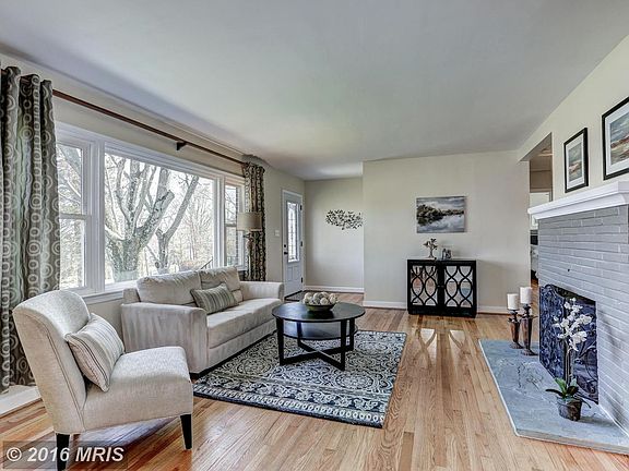 5th image of 8822 Lake Hill Dr