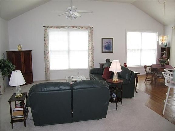 5th image of 53 Granite Dr