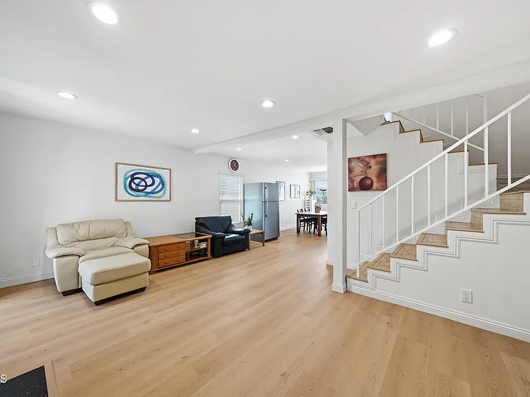 10260 Plainview Ave #12 — Photo 9
