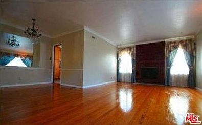 2nd image of 3353 S Beverly Dr