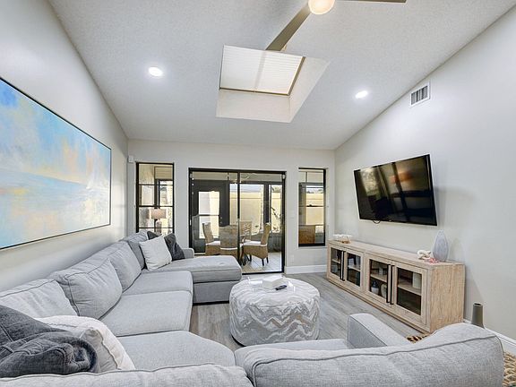 3rd image of 5917 Sunswept Lane #B
