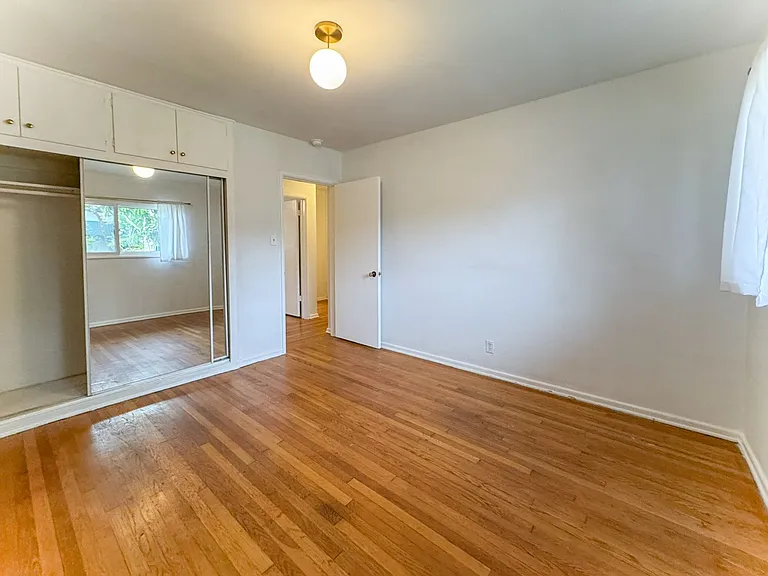 2033 Euclid St #6 — Photo 16