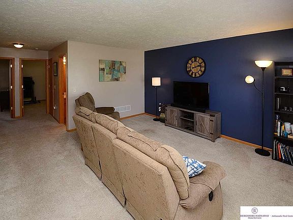 3rd image of 2334 NW 47th St
