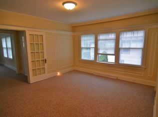 534 E 12th St, Lockport, IL 60441