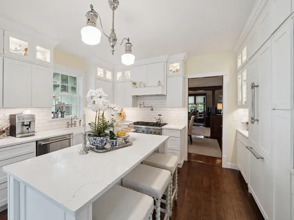 214 Lake St W, Nya, MN 55368