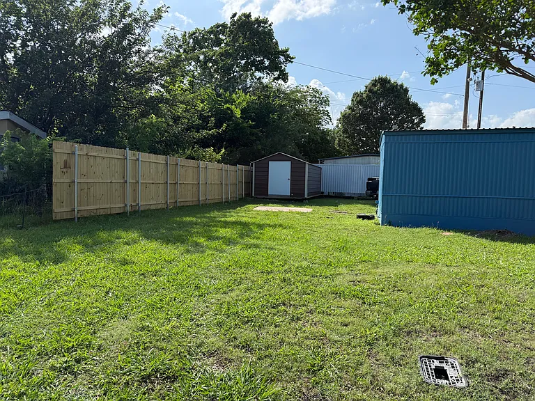 242 Cobb Ave — Photo 4