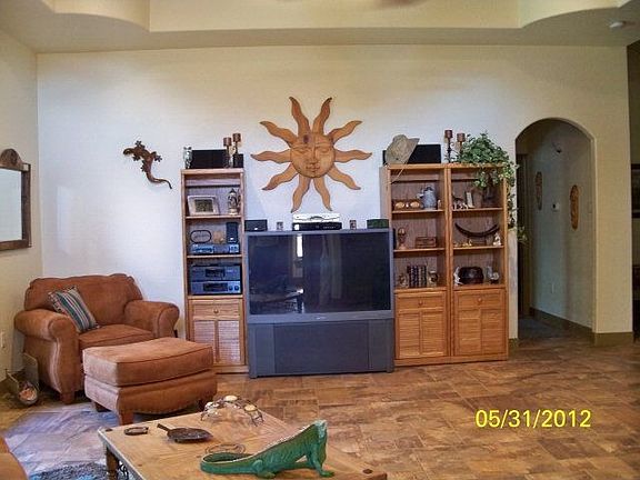 4th image of 624 Westberg