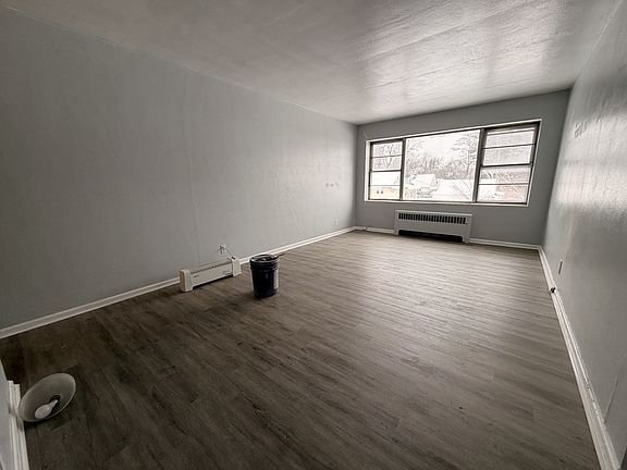 4th image of 417 N Dixie Way #4