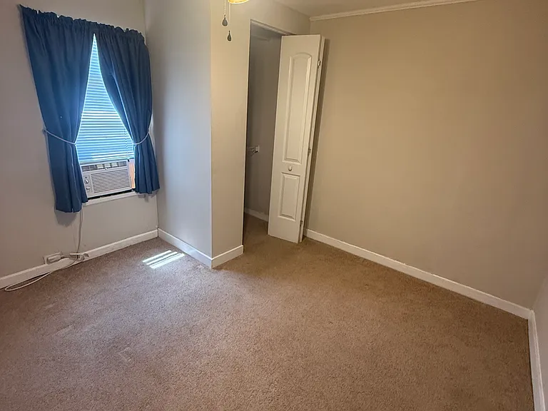 703 Parker St — Photo 7