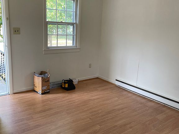 2nd image of 2505 Van Buren St
