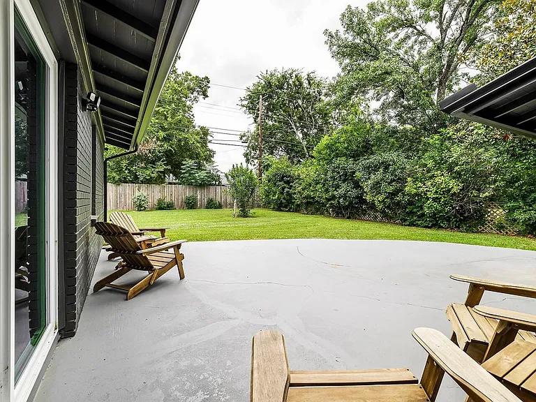 1205 Sahara Ave — Photo 3